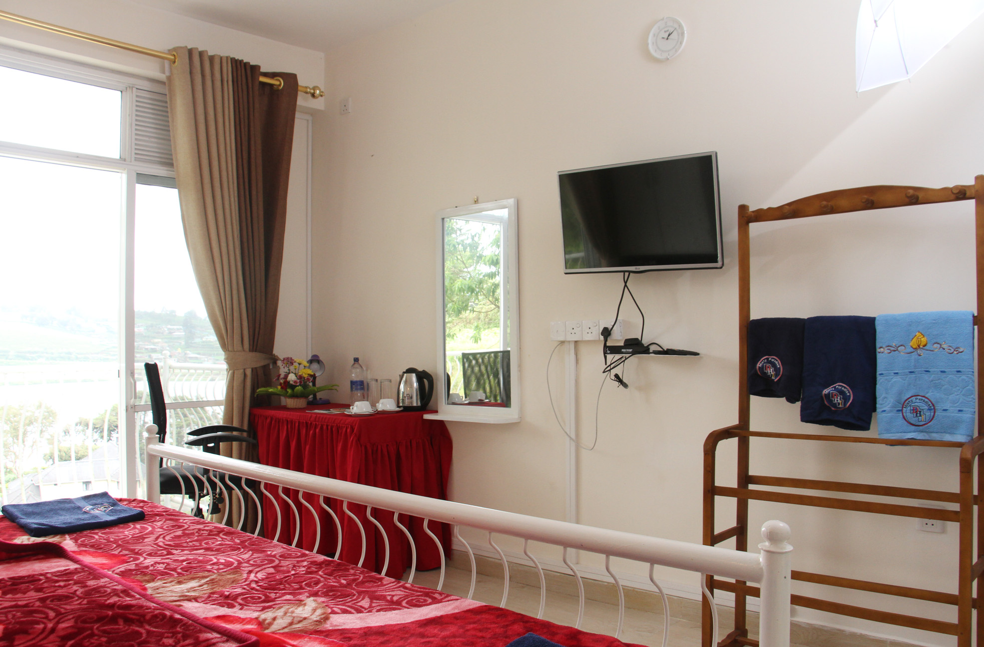 misty paradise luxury hotel in nuwara eliya