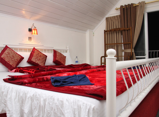 superior deluxe room in nuwara eliya luxury accommodation